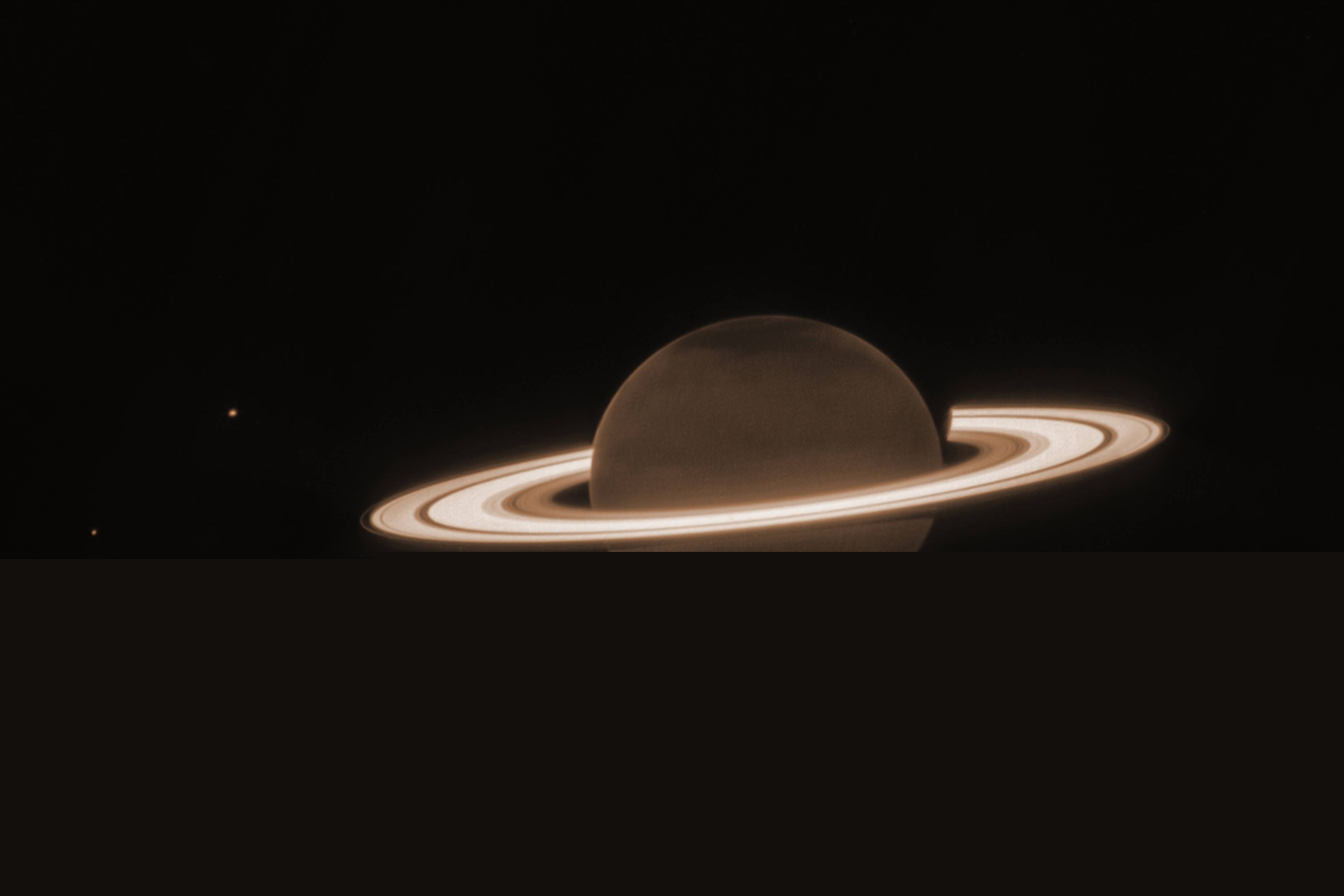 De mystérieuses structures découvertes par le télescope James Webb dans l’atmosphère de Saturne