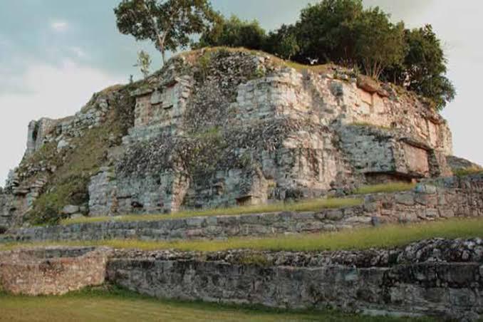 Urban Maya Ruins: How Mérida’s Public Parks Preserve Pre-Hispanic History