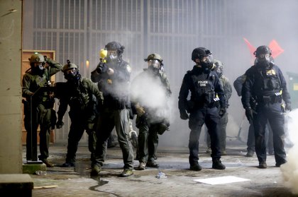Indiscriminate force ‘pervasive’ at Portland ICE protests, says former Border Protection leader