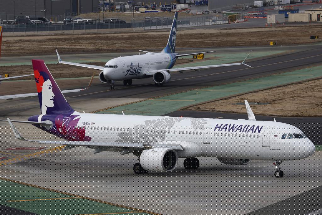 Weather clouds Hawaii's performance, but Alaska's long-term vision stays on course