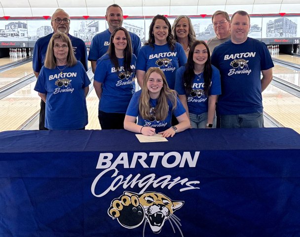Panther bowler Mayberry signs with Cougars