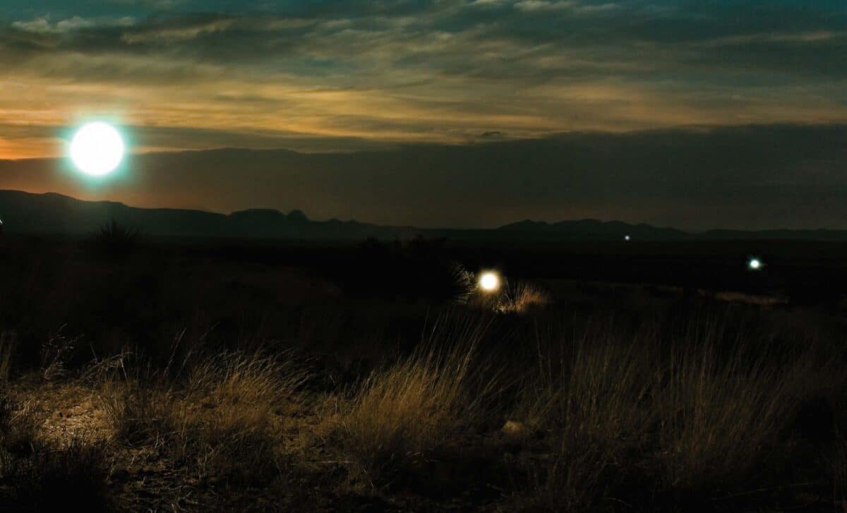 These Mysterious Lights Have Danced Over Texas For Generations, Now Scientists Found A Very Simple Explanation