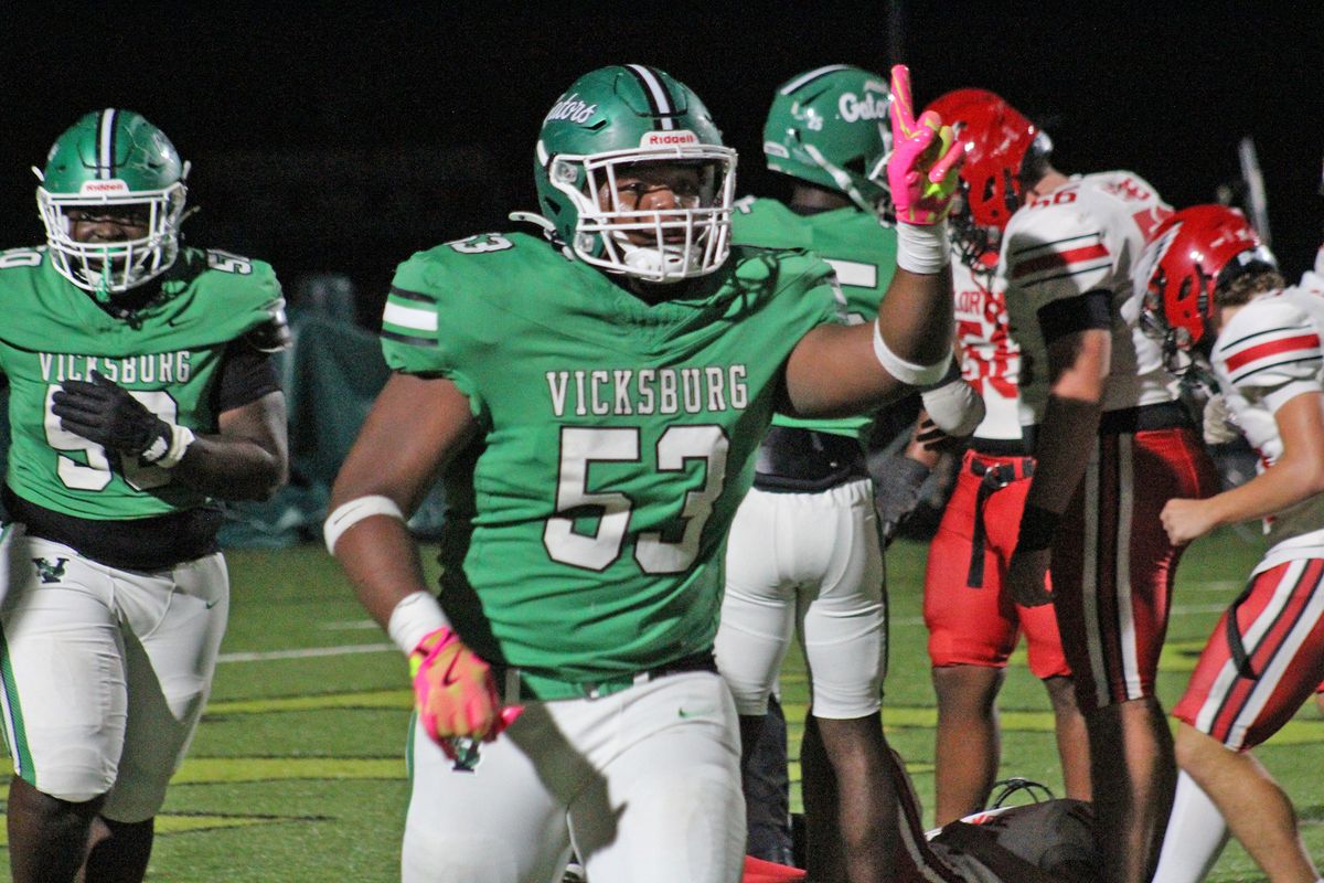 Maxey's late TD pass to McKnight lifts Gators over Florence