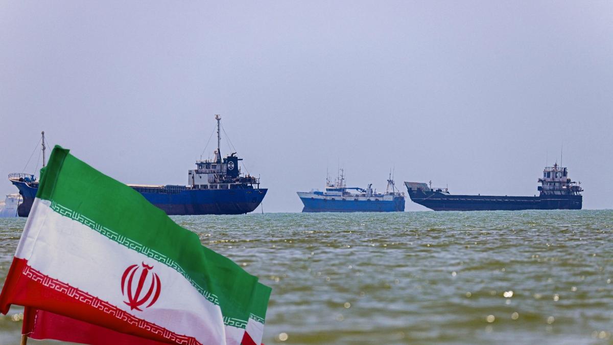 Iran, Oman close to deal on Strait of Hormuz route; Tehran sets conditions for reopening