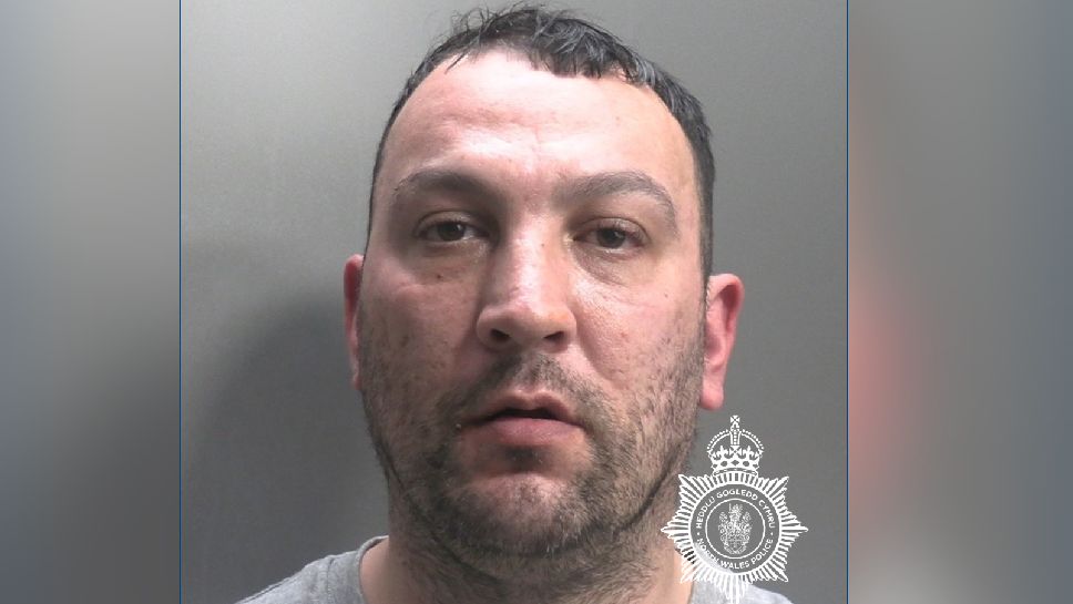 Judge demands answers after 'dangerous' man who threatened to 'chop up' woman was released on bail