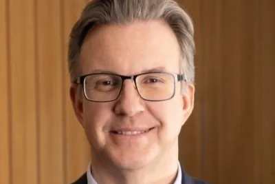 HBX anuncia la jubilación de su CEO y nombra interino a su director financiero