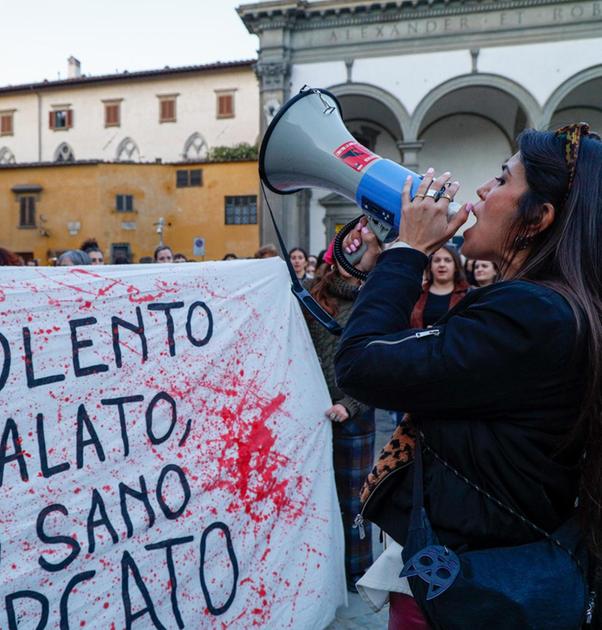 Prevenire la violenza sulle donne. Corsi per diffondere i segnali di aiuto