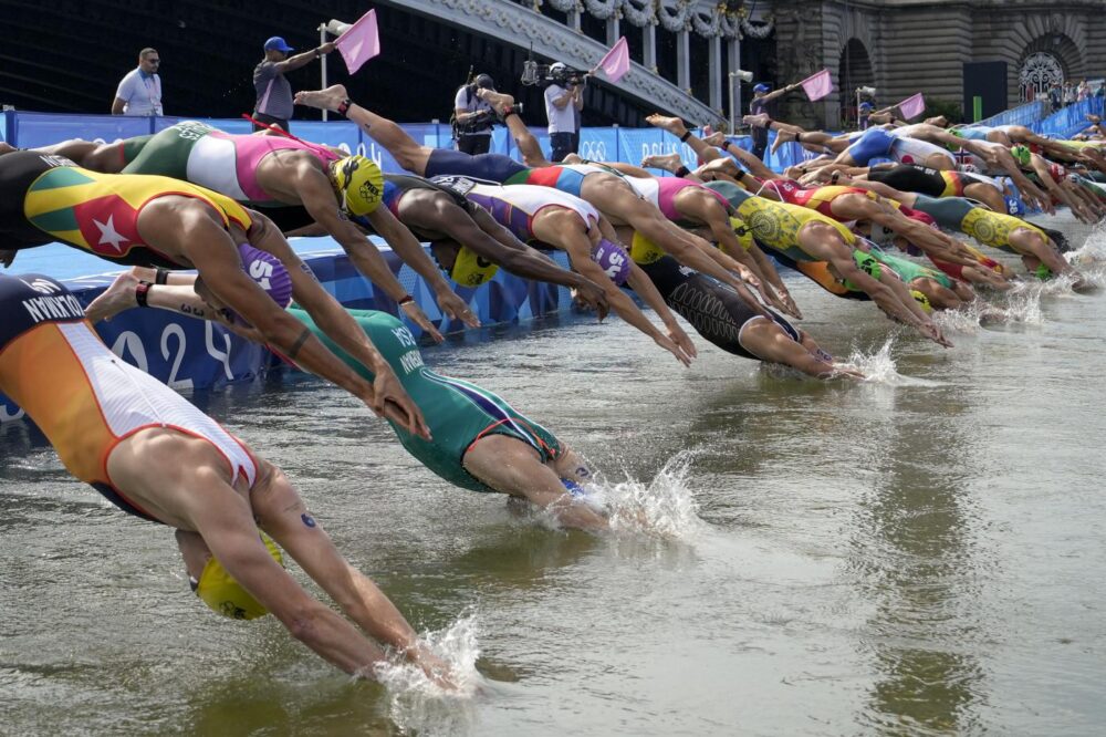 Triathlon, Arnaud Mengal vince la tappa romana della World Cup. Italiani fuori dalla top10