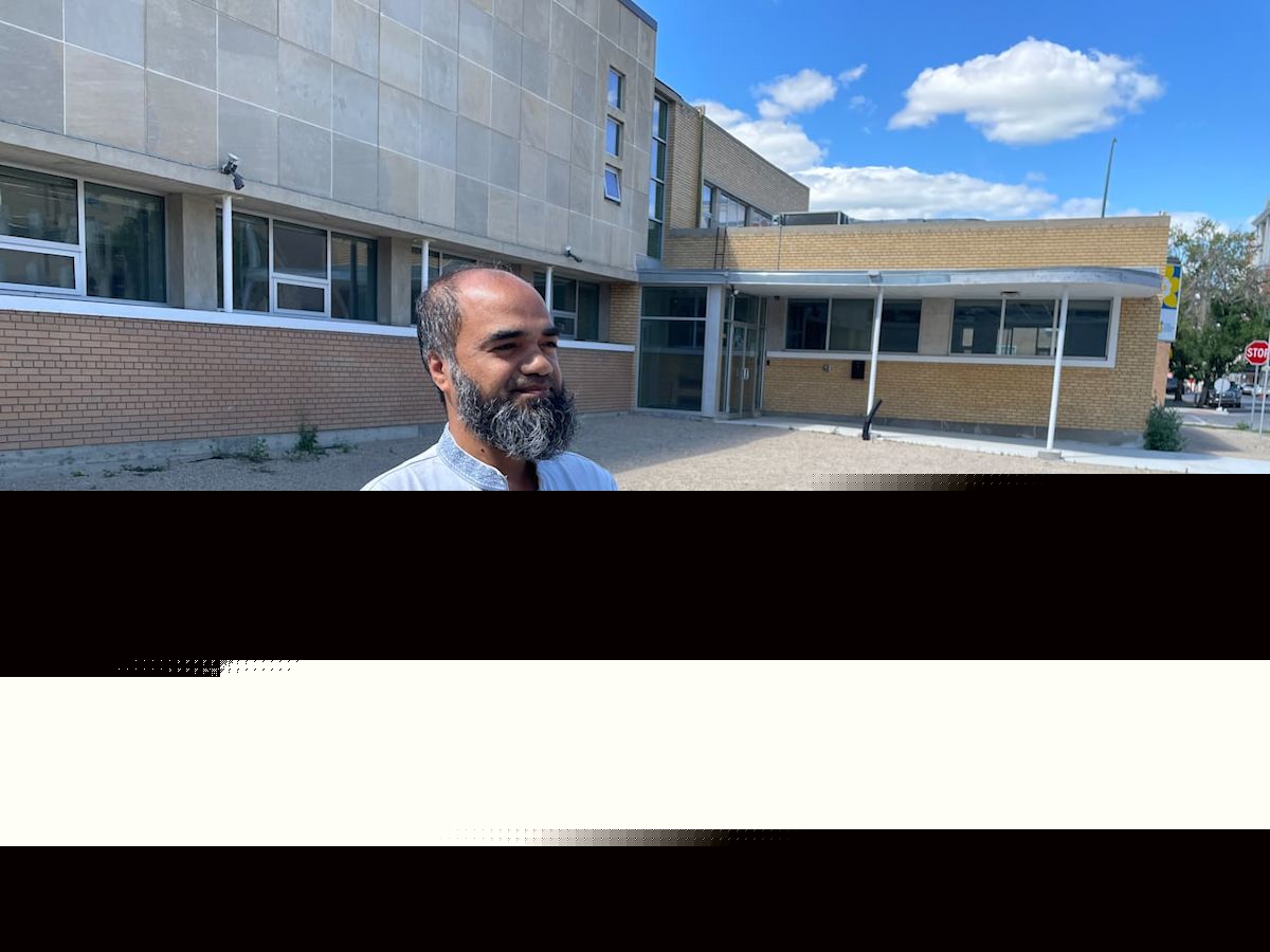 Downtown Regina mosque resumes broadcasting call to prayer after threats