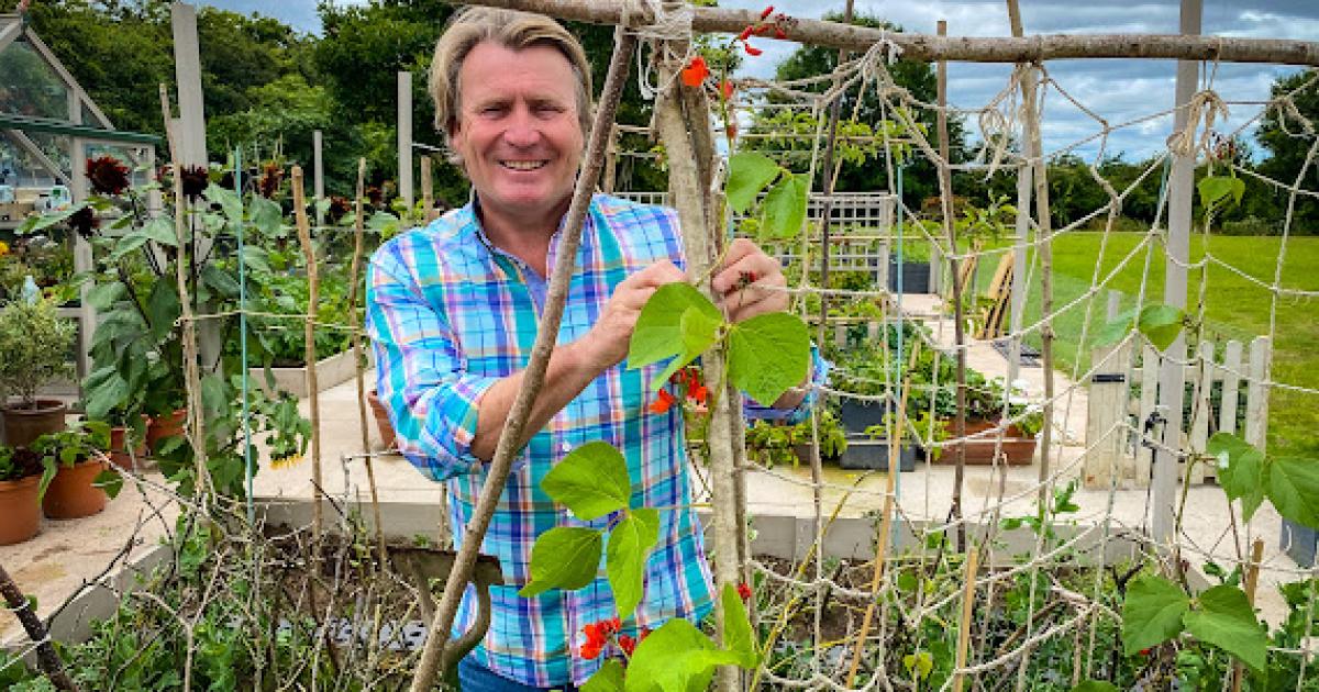 Award-winning TV gardener to host live event at garden centre
