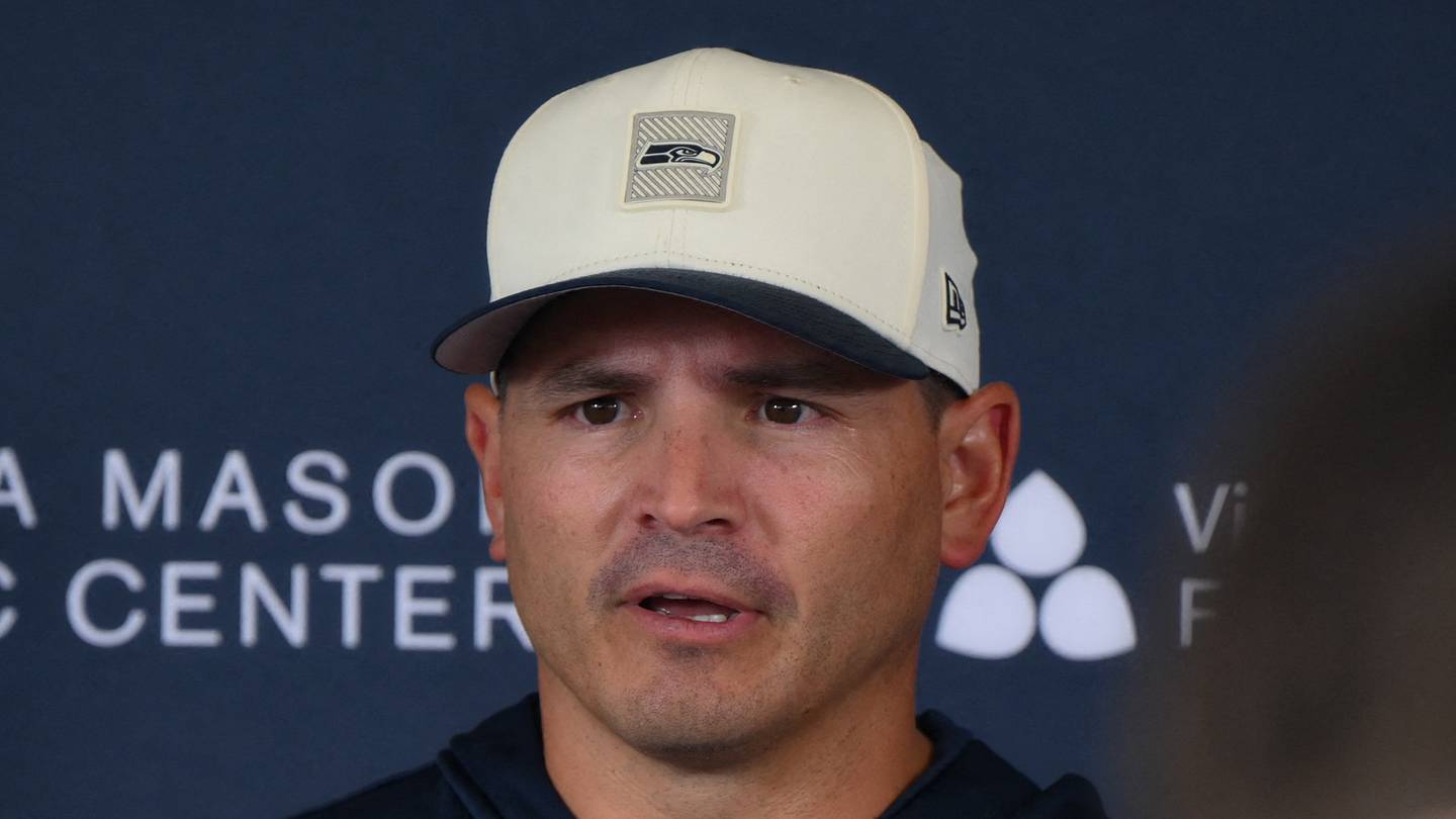 Seahawks Visit With Spurs, Talk Victor Wembanyama in 'Hard Knocks' Preview