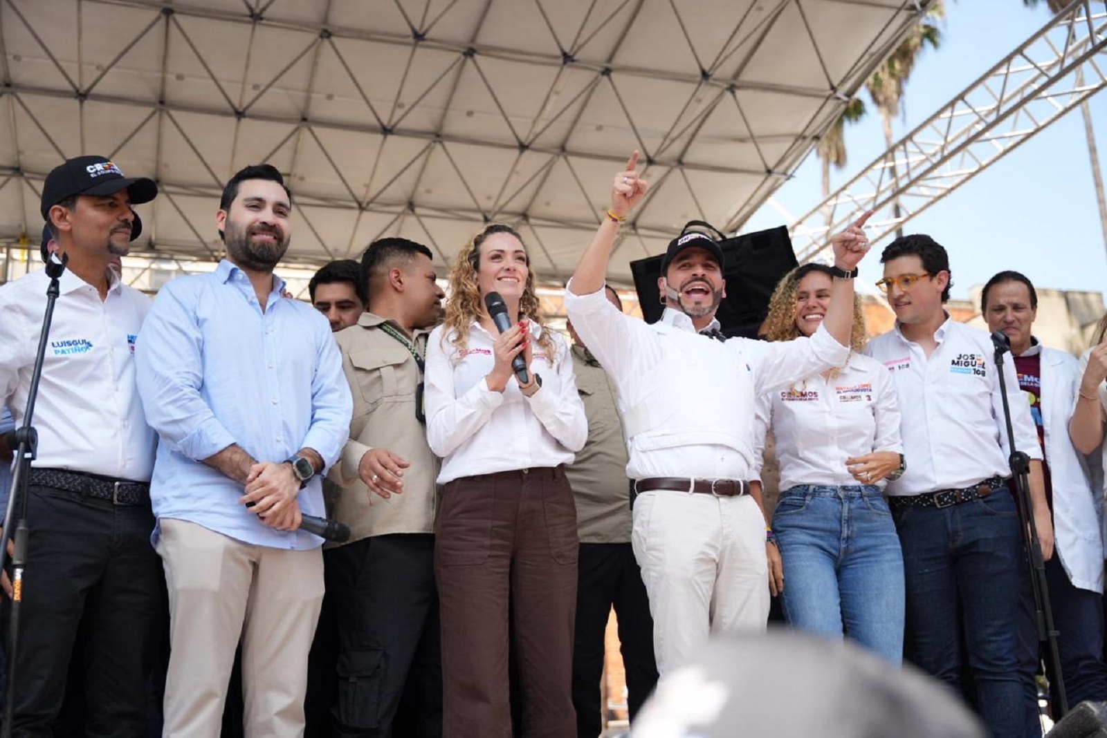 De La Espriella Gains Significant Support for His Presidential Bid in Colombia