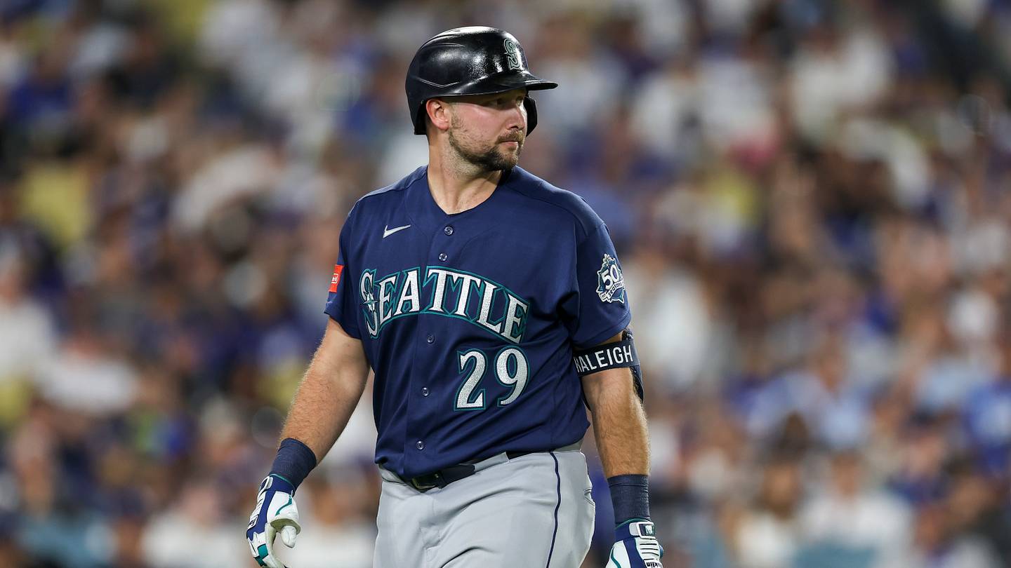 Cal Raleigh was at the center of more Mariners drama that could've been avoided
