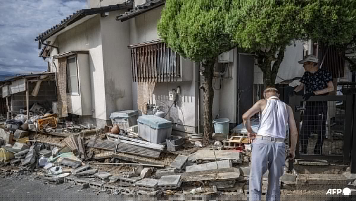 Rescuers in Japan haul survivors from collapsed mall as earthquake toll rises to 13