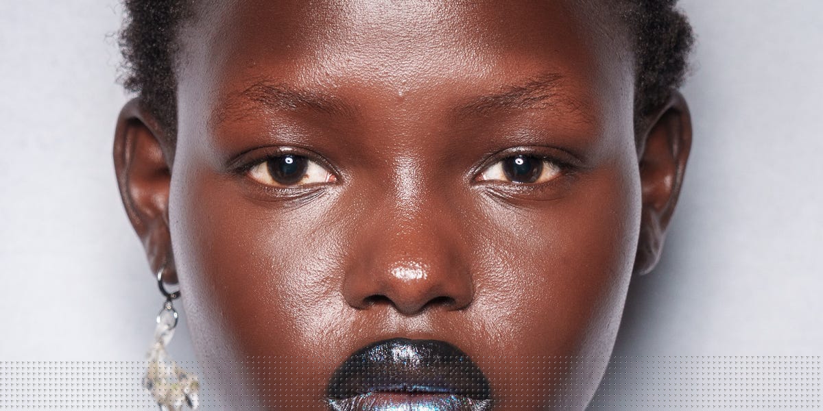 The Top Peptide Serums ELLE Editors Use to Fade Wrinkles and Fine Lines