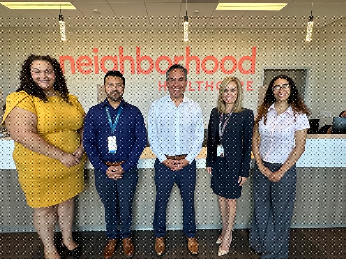 Representante Aguilar visita centros de salud de Inland Empire afectados por recortes federales