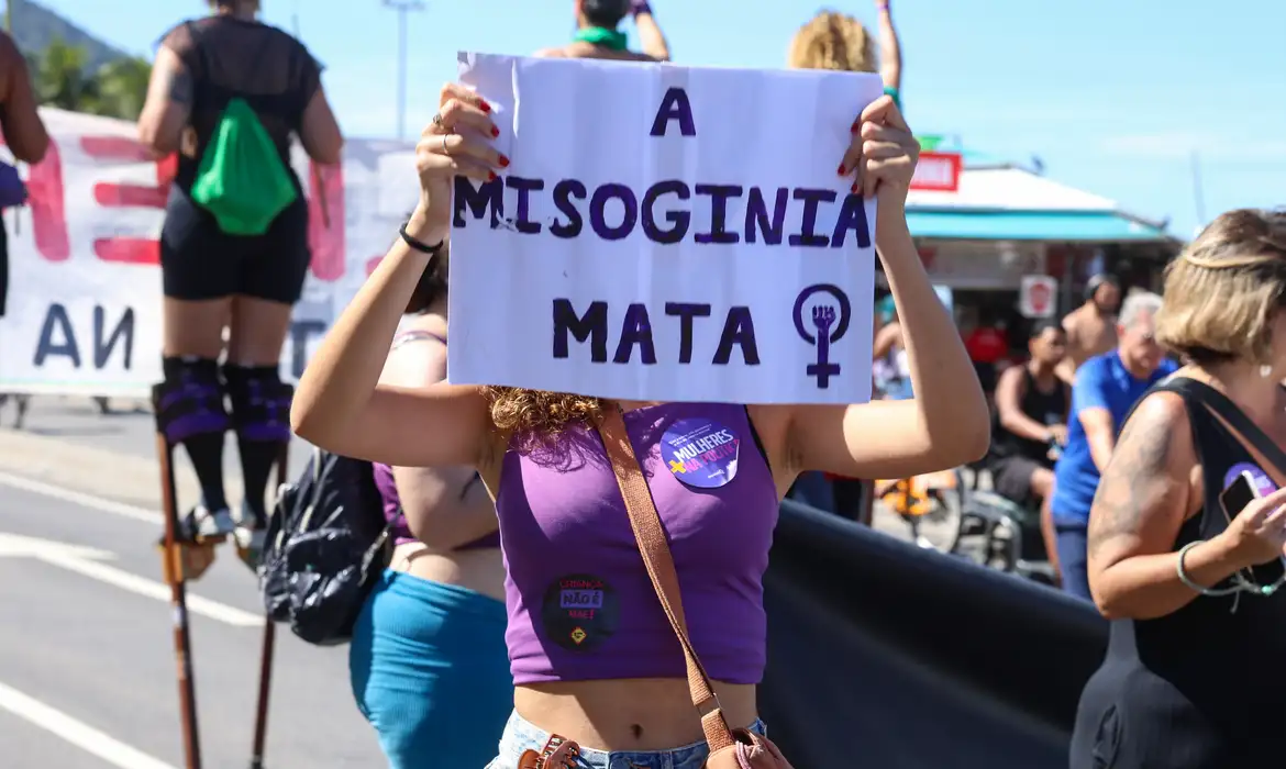 Pesquisa aponta violência política contra vereadoras nas câmaras municipais