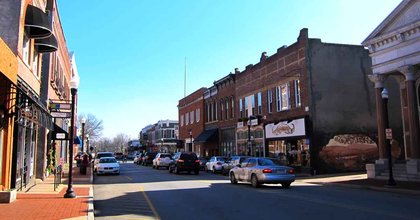 The Dreamy Small Town In Arkansas That Looks Straight Out Of Gilmore Girls