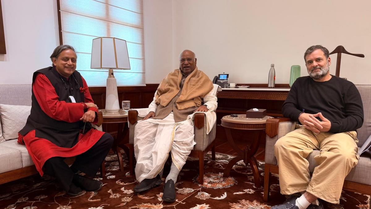 Shashi Tharoor–Rahul Gandhi meeting: Congress MP says ‘nothing unusual’, plays down rift buzz