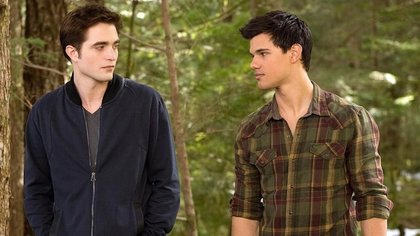 Taylor Lautner’s Wife Hilariously Defends Why She Was Team Edward Before She Met Him