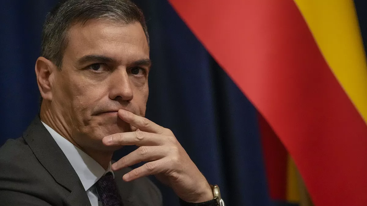 Spain Warns Italy of Counter Measures Over Border Controls
