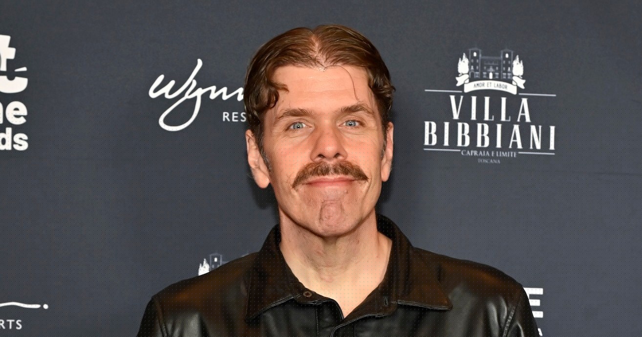 Perez Hilton asks for privacy. That's the joke [Unlikely]
