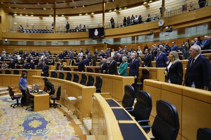 Diversos senadors catalans arriben tard al ple del senat espanyol pels retards en els trens