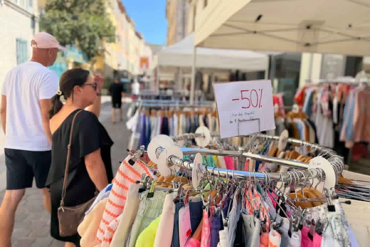 « De bonnes affaires jusqu’à moins 60 % ! » : premier bilan très positif pour la braderie des commerçants qui se poursuit jusqu’à samedi, à Draguignan