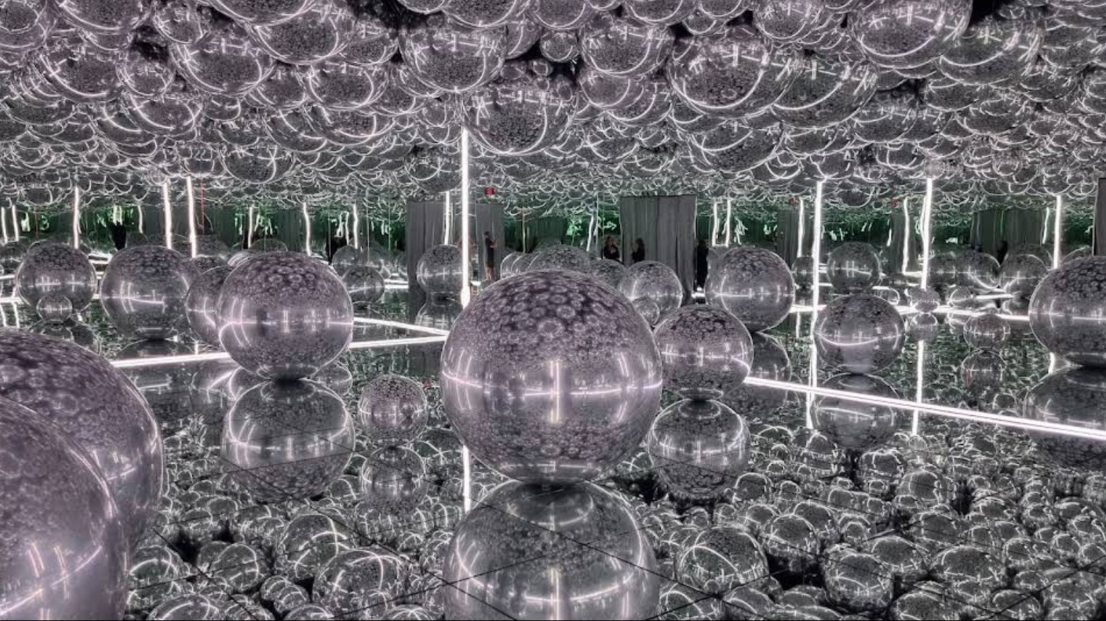 Las Vegas' Viral Immersive Art Museum Is Still A Unique Gem Worth Visiting