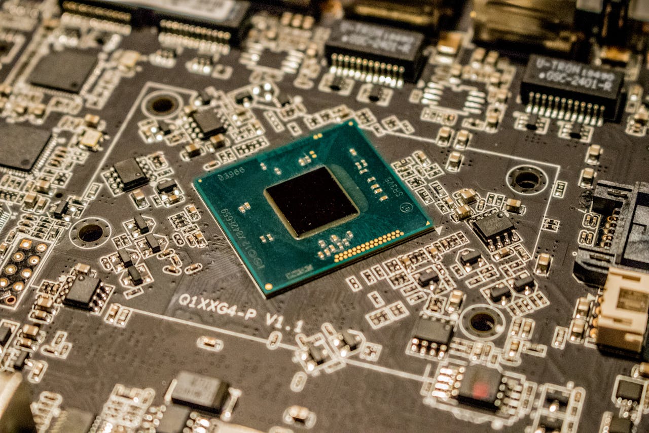 Applied Materials Sees $600 Million Revenue Hit from Expanded U.S. Export Curbs
