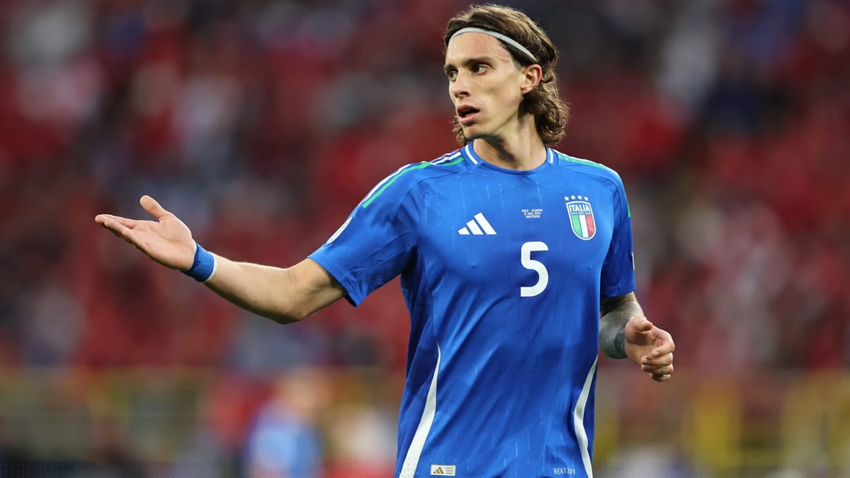 Arsenal star could not watch World Cup because of pain