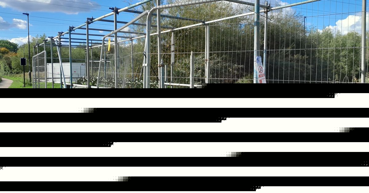 Why fences have been erected in Aylestone Meadows in Leicester