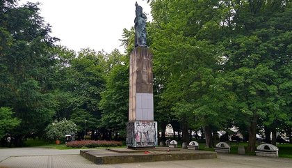 Z rzeszowskiego placu zniknie „pomnik wdzięczności” okupacyjnej armii sowieckiej