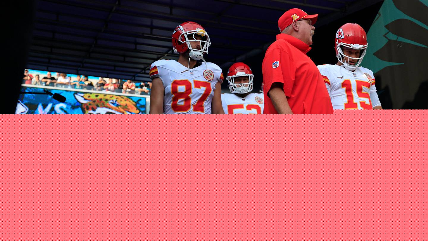 Chiefs Call on Familiar Face for National Anthem in Week 2 vs. Eagles