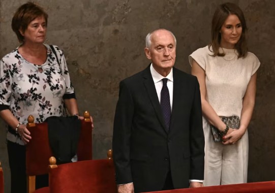 I cilësuar si kritik i Orbanit, Parlamenti i Hungarisë zgjedh presidentin e ri të vendit