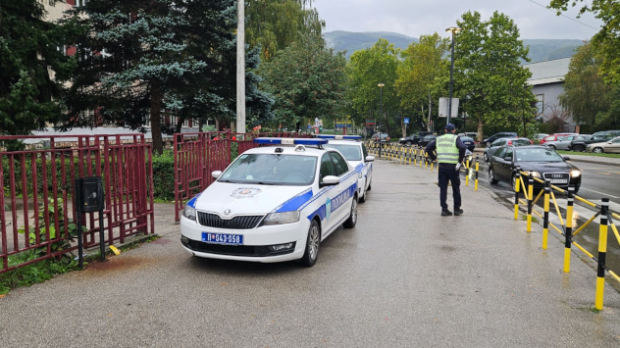 Masovne dojave o bombama u školama širom Srbije izazvale evakuacije i policijske provere