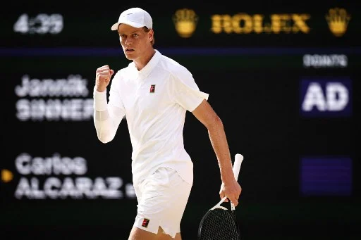 In Spagna inventano lo scandalo Sinner: “sarebbe un tennista perfetto se non si spegnesse quando affronta Alcaraz”