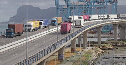 Las imágenes de los daños en el puente del Acceso Norte a Algeciras que encienden las alertas