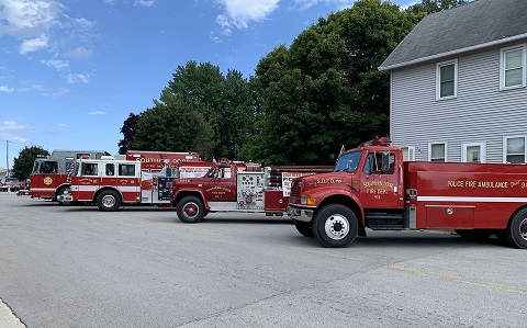 Southern Door Fire Department brings Christmas tidings to annual parade and picnic