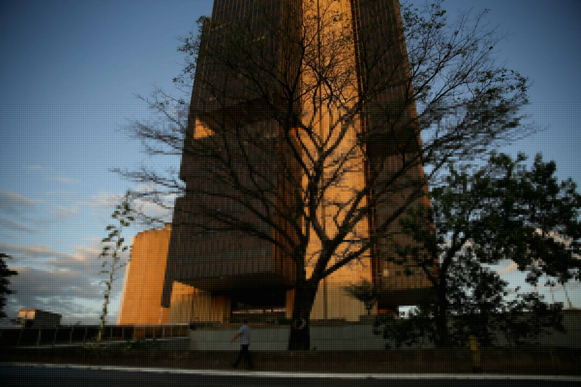 Inflao perde ritmo, mas ainda preocupa BC e investidores