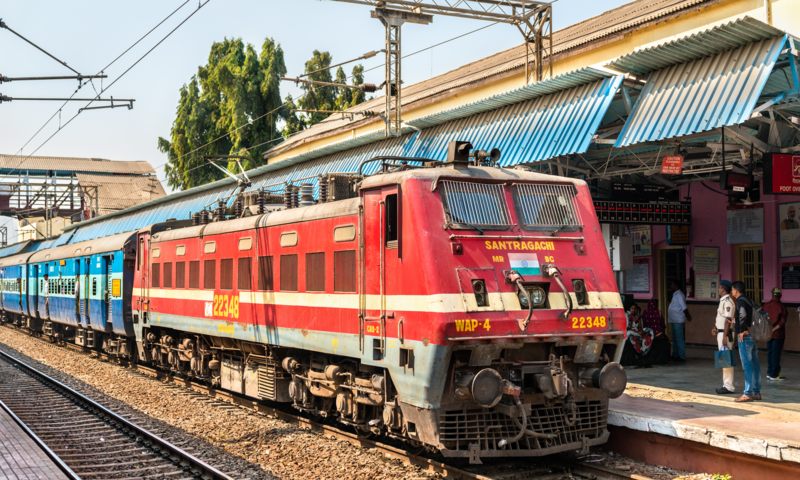 Once Claimant Files Affidavit On Deceased Carrying Valid Ticket, Burden To Disprove Claim Shifts On Railways: Gujarat High Court