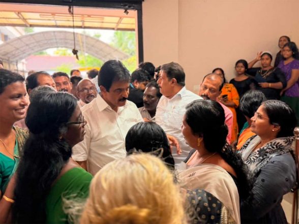 India News | KC Venugopal Visits Flood-affected Kuttanad, Alappuzha, Assesses Relief Camp Operations