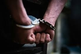 Police fire shots, arrest 10 robbers