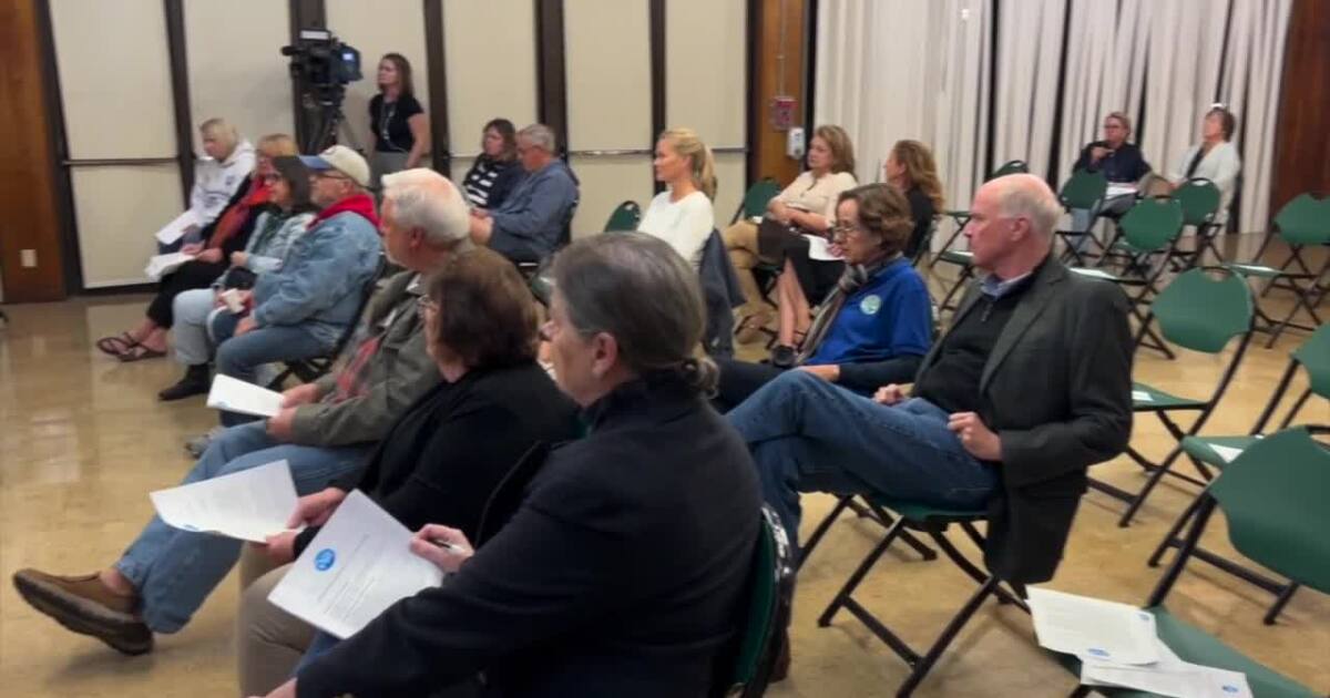 Palm Beach residents voice concerns about flight path disruptions at community meeting