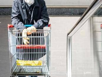 Le difficoltà economiche fanno invecchiare prima il cervello