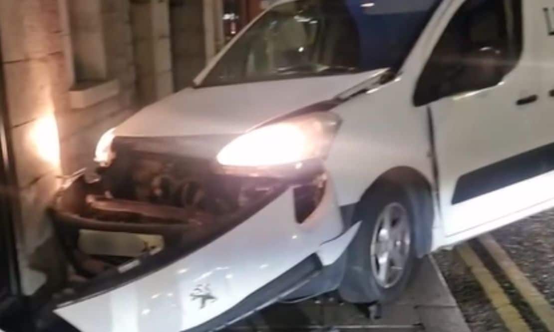 Man who crashed van into Armagh hair salon had opened tins of Dragon Soop and Stella Artois