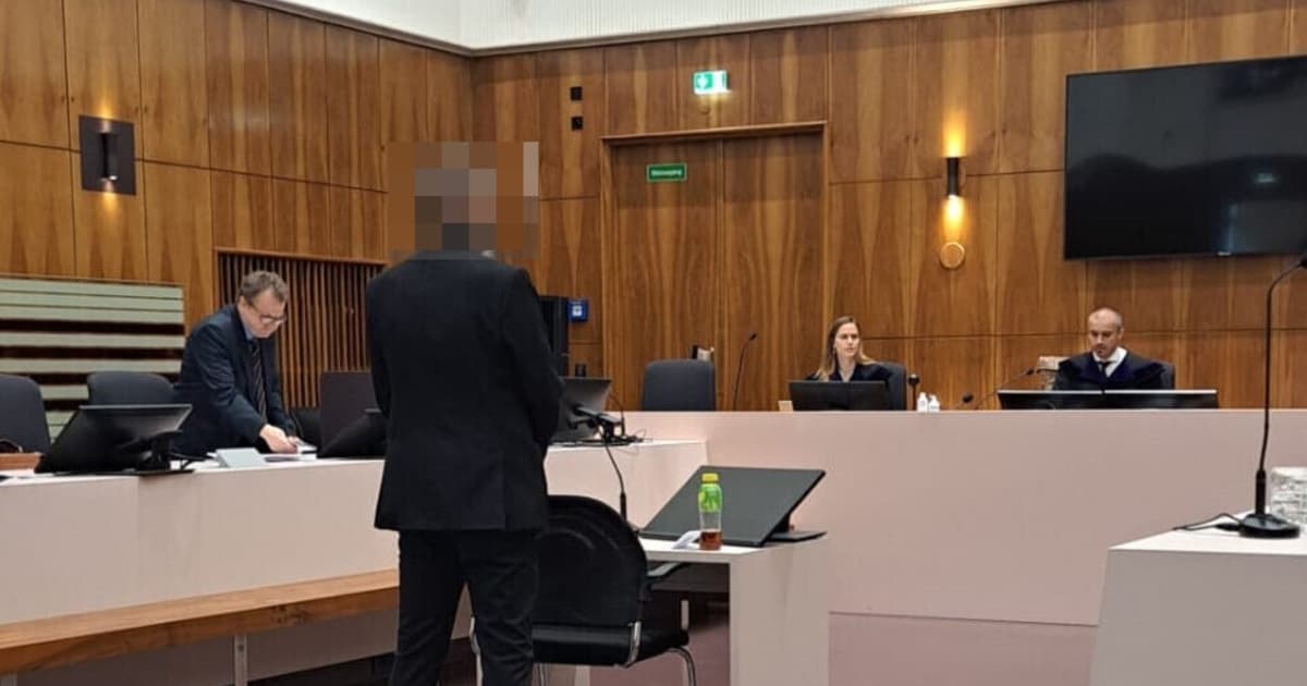 Steirer verurteilt - Fußballfan stand mit Nazi-Tattoos auf der Tribüne