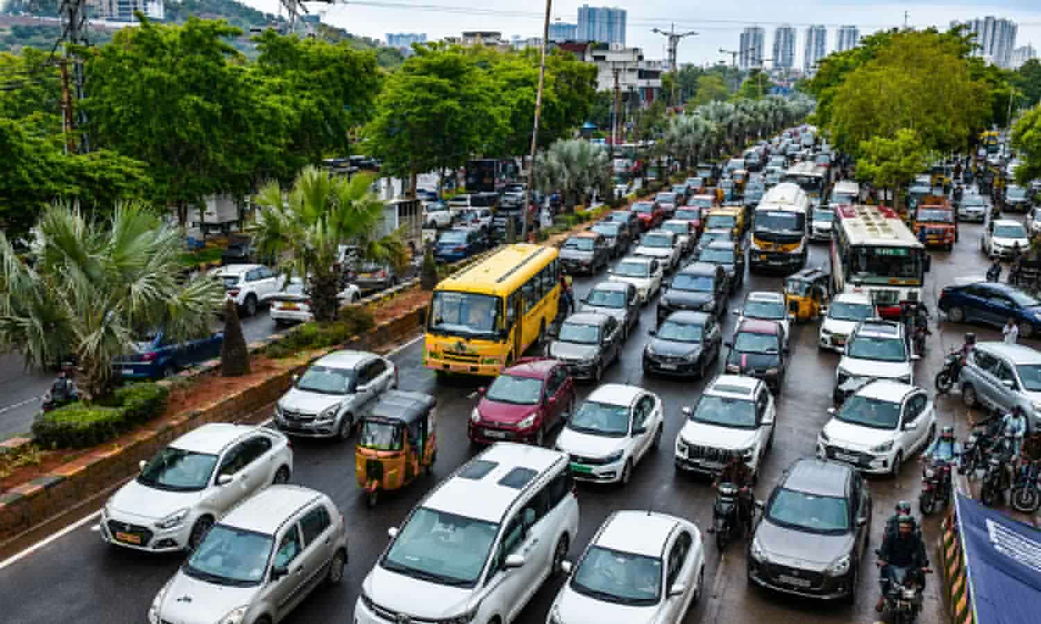 Brace For More Rain For 2 Days: Rains trigger massive traffic snarls across Hyd on 2nd day
