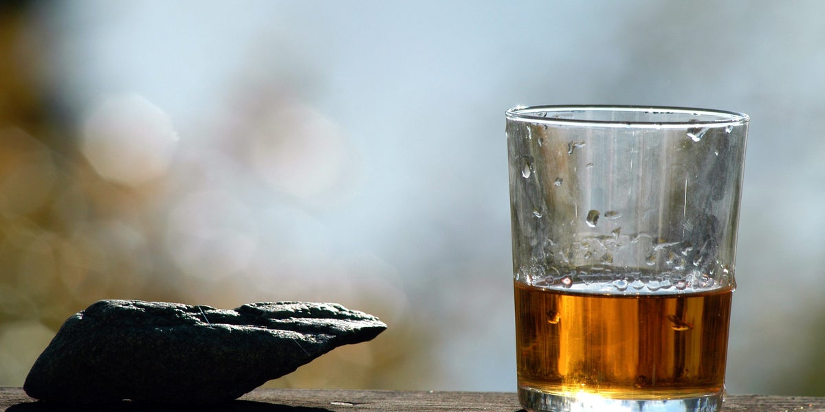 Drack en flaska whisky – döms för grovt rattfylleri