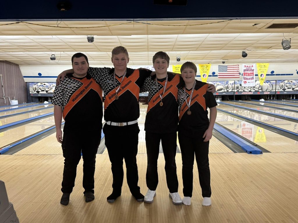 Washington Bowling Places Second at SEC Tourney